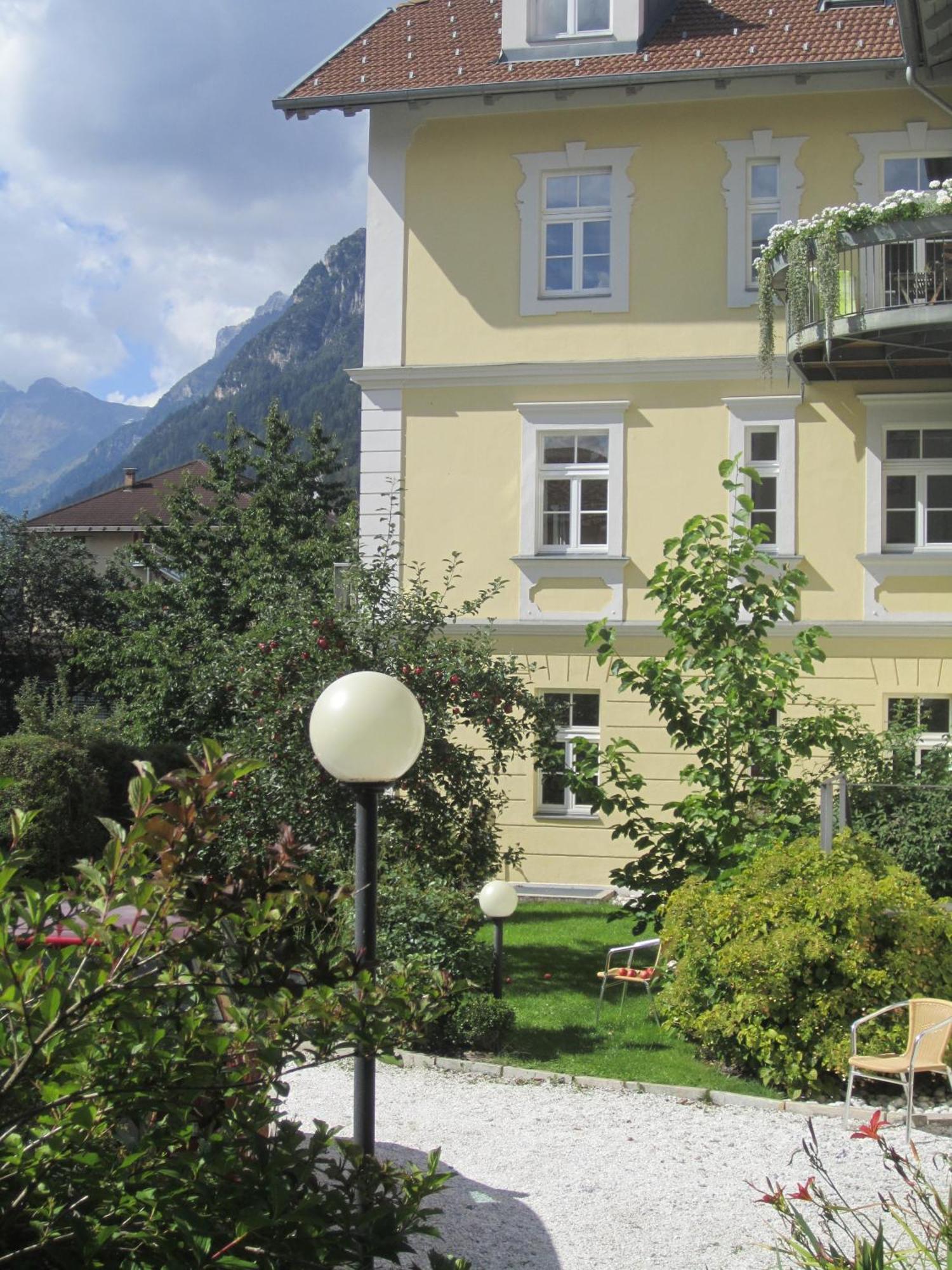 Residence Zum Theater Colle Isarco Eksteriør bilde